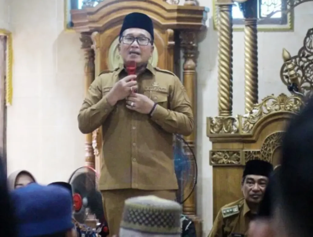 Bupati Kubu Raya, Sujiwo saat safari Ramadan di Masjid Jami’ul Falah Sungai Kupah, (24/2/2026).