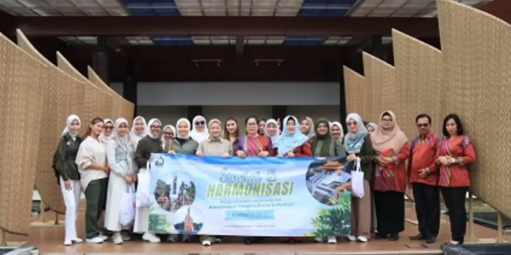 Pengurus Dekranasda Kalbar menyambut kunjungan Wanita Patra PT Pertamina Patra Niaga di Galeri Dekranasda Kalbar.