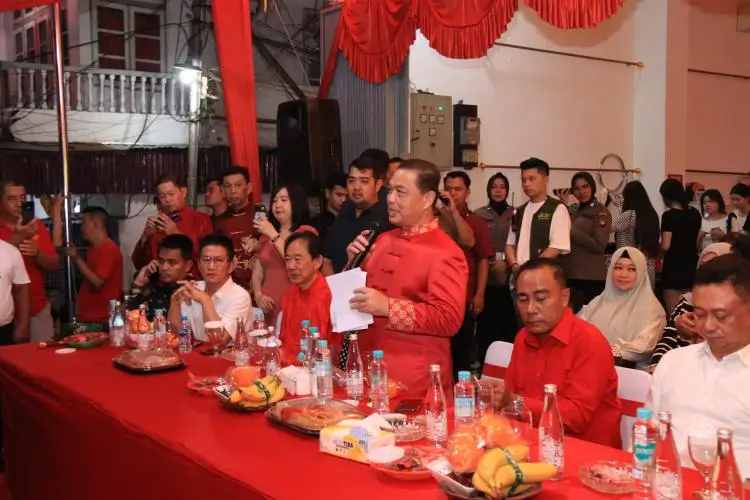 Gubernur Ria Norsan dan Wagub Krisantus Kurniawan menghadiri perayaan Imlek 2577 di Pontianak.