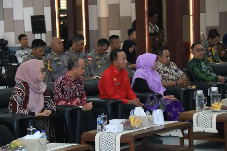 Wagub Krisantus Kurniawan menghadiri penyampaian Opini Ombudsman Republik Indonesia di Kantor Gubernur Kalbar, Jumat (13/2/2026).