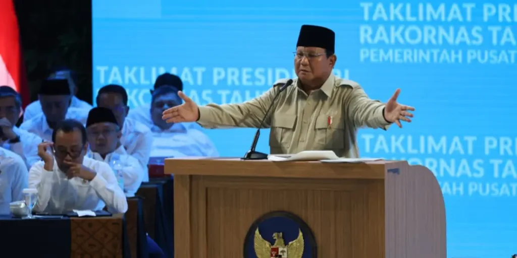 Presiden Prabowo Subianto memberikan arahan kepada kepala daerah pada Rakornas Pemerintah Pusat dan Daerah 2026 di Bogor.