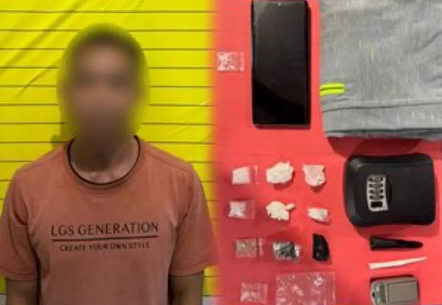 Petugas Satresnarkoba Polres Sanggau menunjukkan barang bukti sabu dan ekstasi hasil penangkapan di Parindu