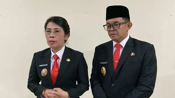 Wali Kota Tjhai Chui Mie dan Wakil Wali Kota Muhammadin dalam agenda pemerintahan di Singkawang.