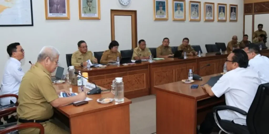 Sekda Kalbar Harisson menerima audiensi Ditjen Penataan Ruang Laut KKP terkait pembentukan UPT Penataan Ruang Laut di Pontianak.