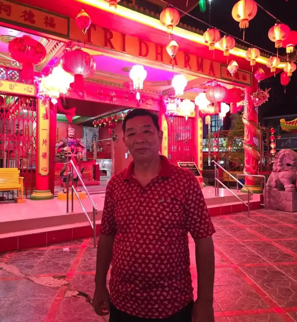 Liat Jun Khiong menerima SK sebagai Ketua Klenteng Tri Dharma (Pekong) Sanggau periode 2026–2031.