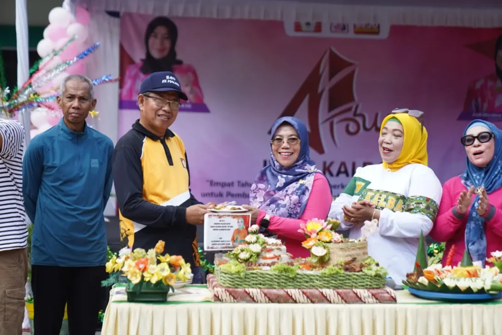 Momen peringatan HUT ke-4 Pengurus Wilayah Ikatan Wanita Sulawesi Selatan (IWSS) Kalbar.