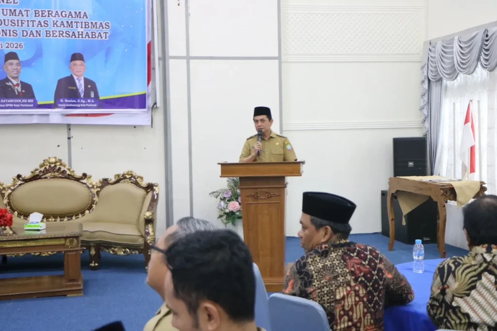 Wakil Wali Kota Pontianak Bahasan membuka diskusi FKUB Kota Pontianak