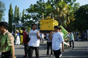 Ribuan peserta Pawai Taaruf tumpah ruah di Jalan Rahadi Usman menyambut bulan suci Ramadan 1447 Hijriyah, Sabtu (14/2/2026).