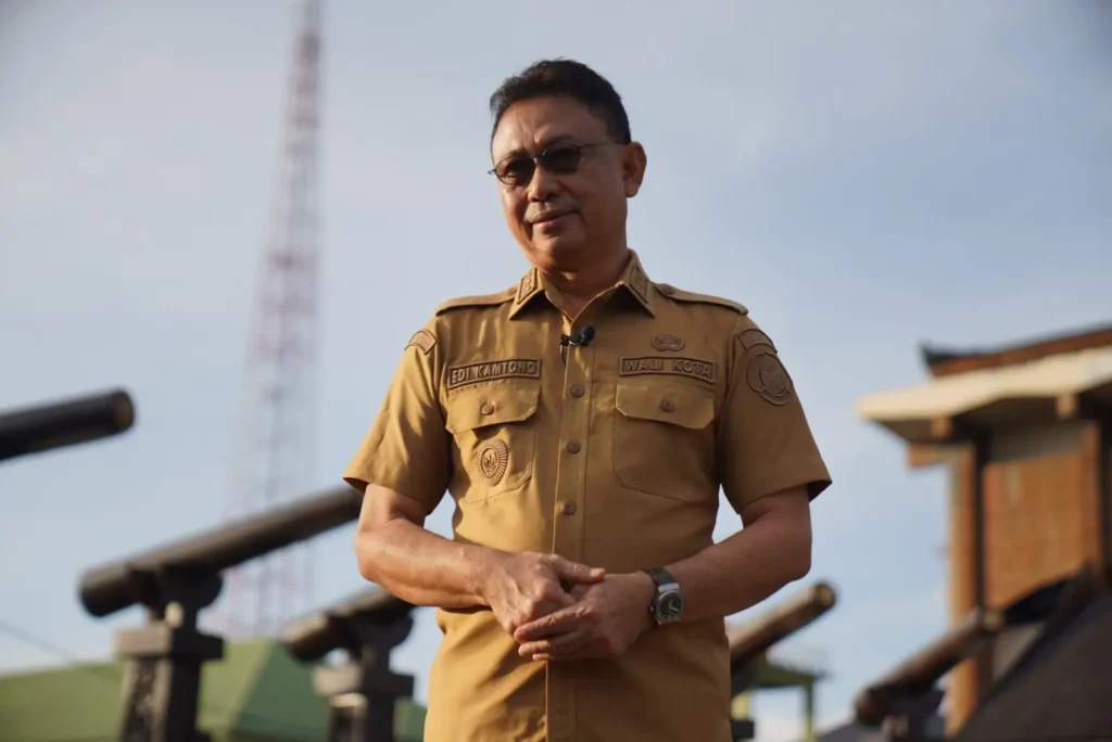 Wali Kota Pontianak Edi Rusdi Kamtono mengimbau pelaku usaha hiburan mematuhi aturan jam operasional selama bulan suci Ramadan 1447 H.