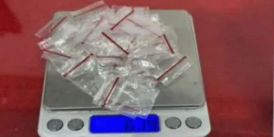 Barang bukti 30 paket sabu yang diamankan polisi dari tersangka di Kecamatan Marau, Ketapang. (Foto: Polres Ketapang)