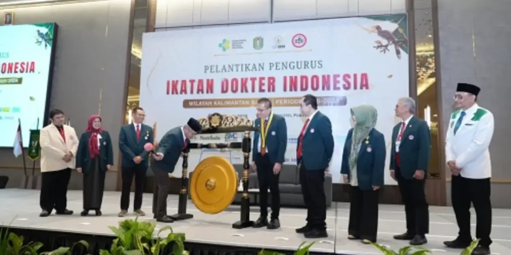 Sekda Kalbar Harisson saat menghadiri pelantikan pengurus IDI Kalimantan Barat di Pontianak, Minggu (8/2/2026).