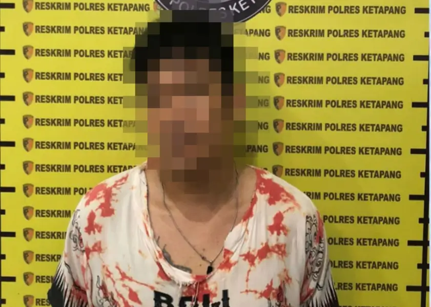 Tersangka pengedar sabu diamankan petugas Satresnarkoba Polres Ketapang saat penangkapan di Kecamatan Delta Pawan.