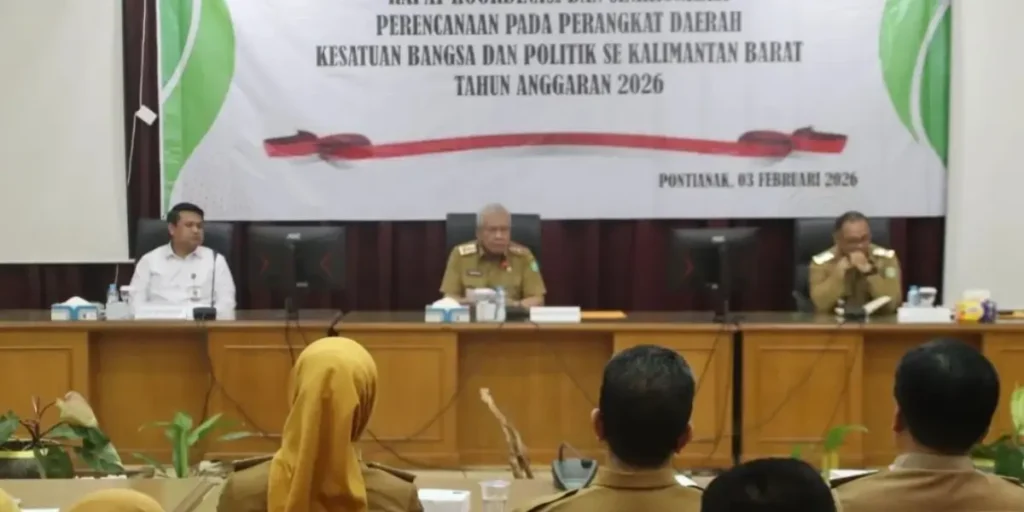 Sekda Kalbar Harisson memimpin rapat koordinasi Kesbangpol Tahun Anggaran 2026, Selasa (3/2/2026).