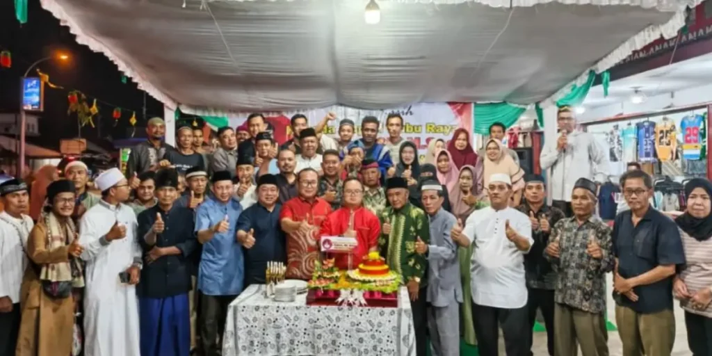 Bupati Kubu Raya Sujiwo menghadiri tasyakuran penataan Pasar Kapur Raya di Desa Kapur, Selasa (17/2/2026).