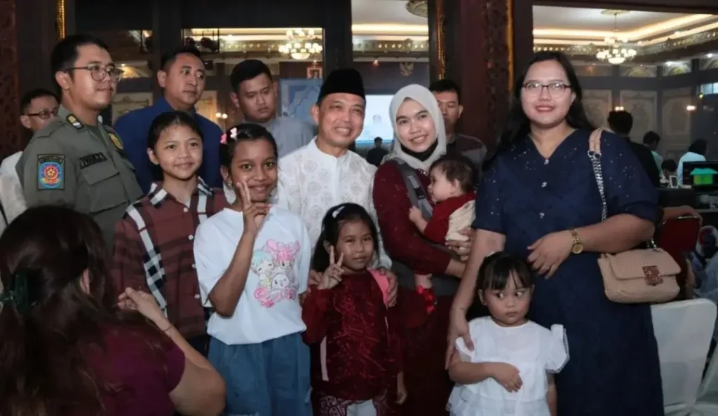 Open house Idulfitri Gubernur Ria Norsan dipadati warga Kalimantan Barat di Pendopo Gubernur, Pontianak, (22/3/2026)