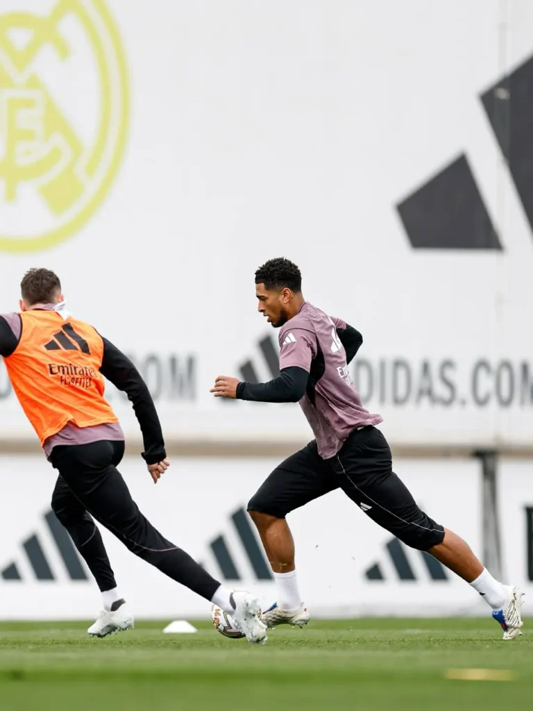 Jude Bellingham latihan bersama Real Madrid jelang Derby Madrid melawan Atletico Madrid.