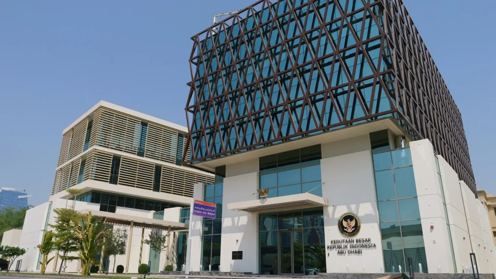 Kantor KBRI Abu Dhabi - pendampingan dan evakuasi 23 WNI terdampak konflik di Uni Emirat Arab.