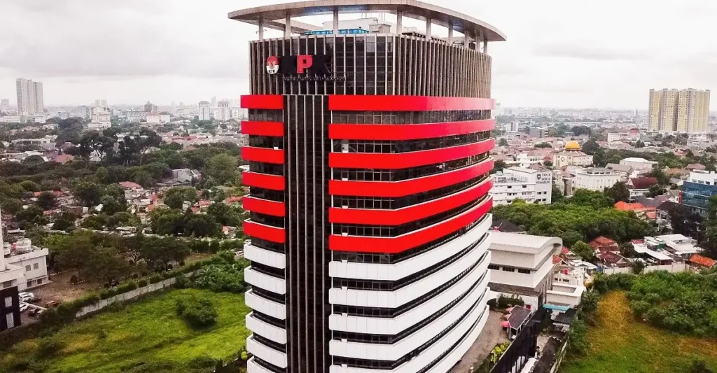 Gedung KPK di Jakarta terkait penahanan tersangka kasus korupsi kuota haji.