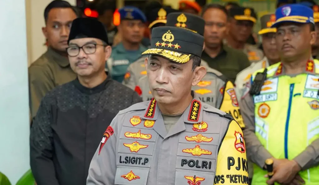 Kapolri Listyo Sigit Prabowo terkait kasus penyiraman air keras.