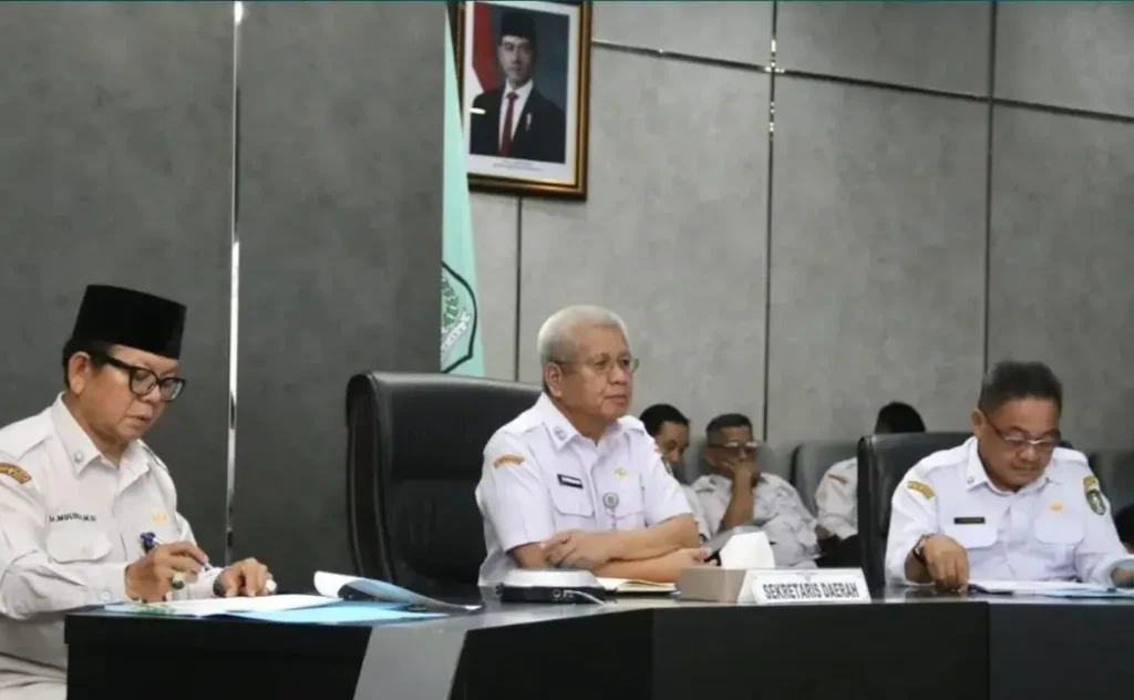 Sekda Kalbar Harisson mengikuti sosialisasi dan membahas transparansi Program Strategis Nasional melalui sistem digital.