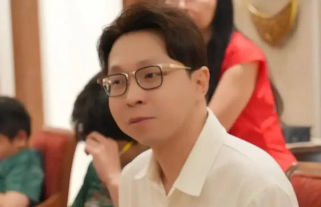 Dokter kecantikan Richard Lee resmi ditahan di Rutan Polda Metro Jaya terkait kasus dugaan pelanggaran perlindungan konsumen.