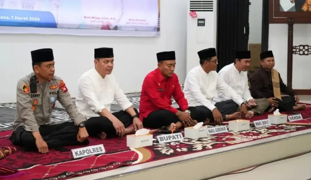 Wagub Kalbar Krisantus Kurniawan menghadiri kegiatan Safari Ramadan dan silaturahmi masyarakat di Pendopo Bupati Kayong Utara.