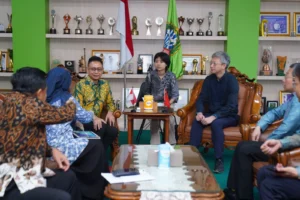 Wali Kota Pontianak Edi Rusdi Kamtono menerima kunjungan Duta Besar Republik Rakyat Tiongkok untuk Indonesia, Wang Lutong.