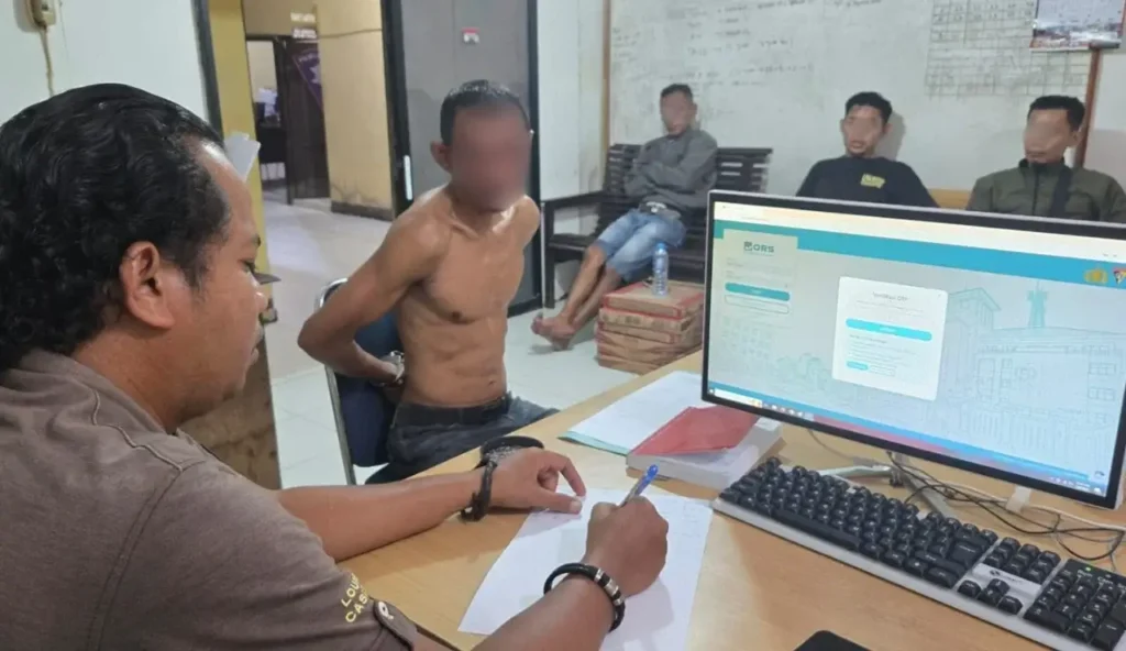 Pelaku pencurian material proyek diamankan warga dan polisi di Kubu Raya.