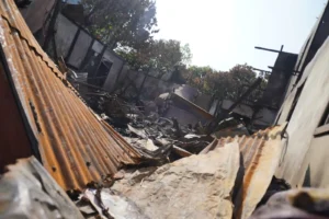 Rumah warga di Gang Tamang I ludes dilalap api.