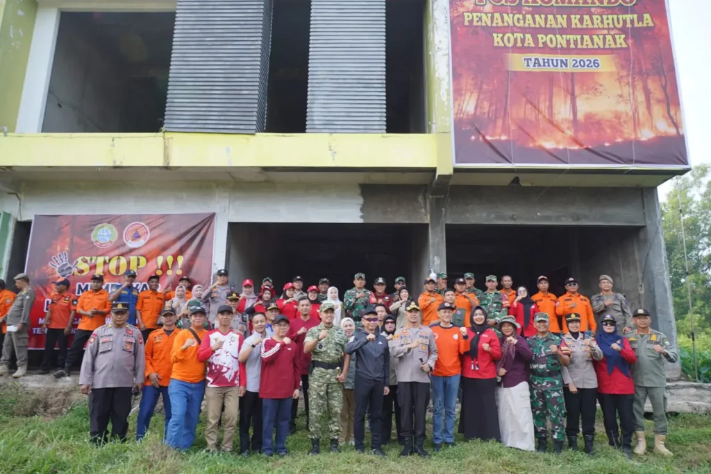 Apel siaga karhutla Pontianak 2026 di Jalan Sepakat II melibatkan TNI, Polri dan pemerintah daerah.