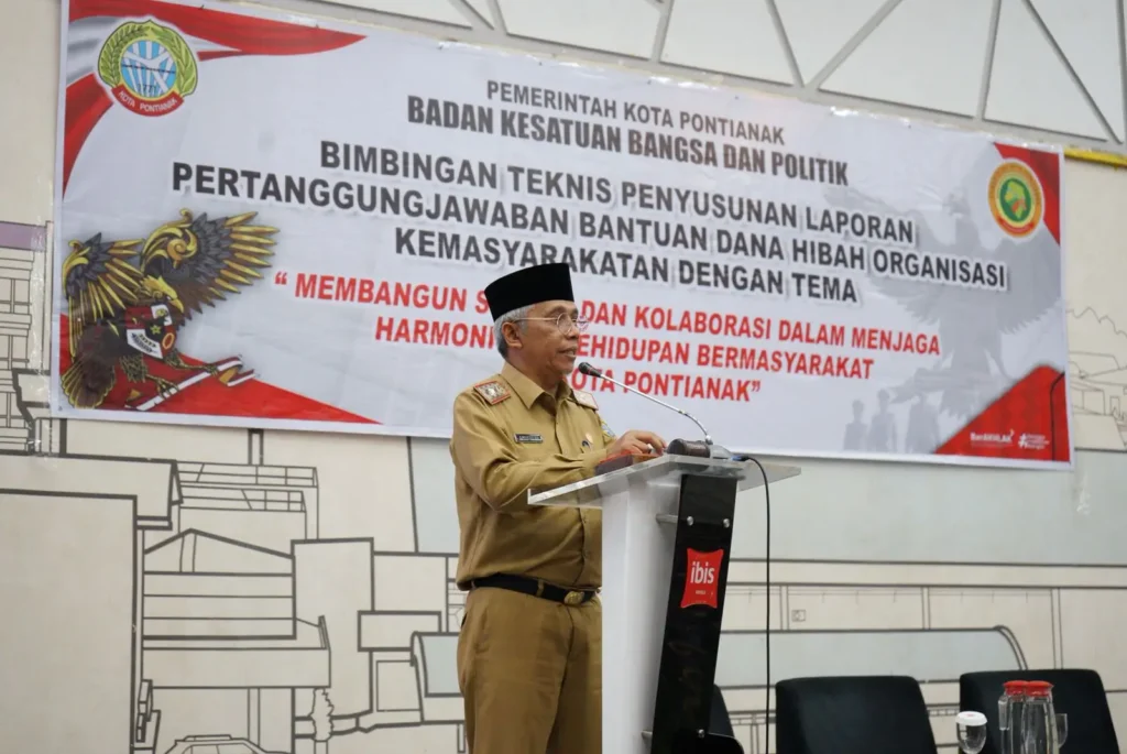 Sekretaris Daerah Kota Pontianak Amirullah membuka bimtek penyusunan laporan pertanggungjawaban (LPJ) dana hibah bagi pengurus organisasi kemasyarakatan (ormas).