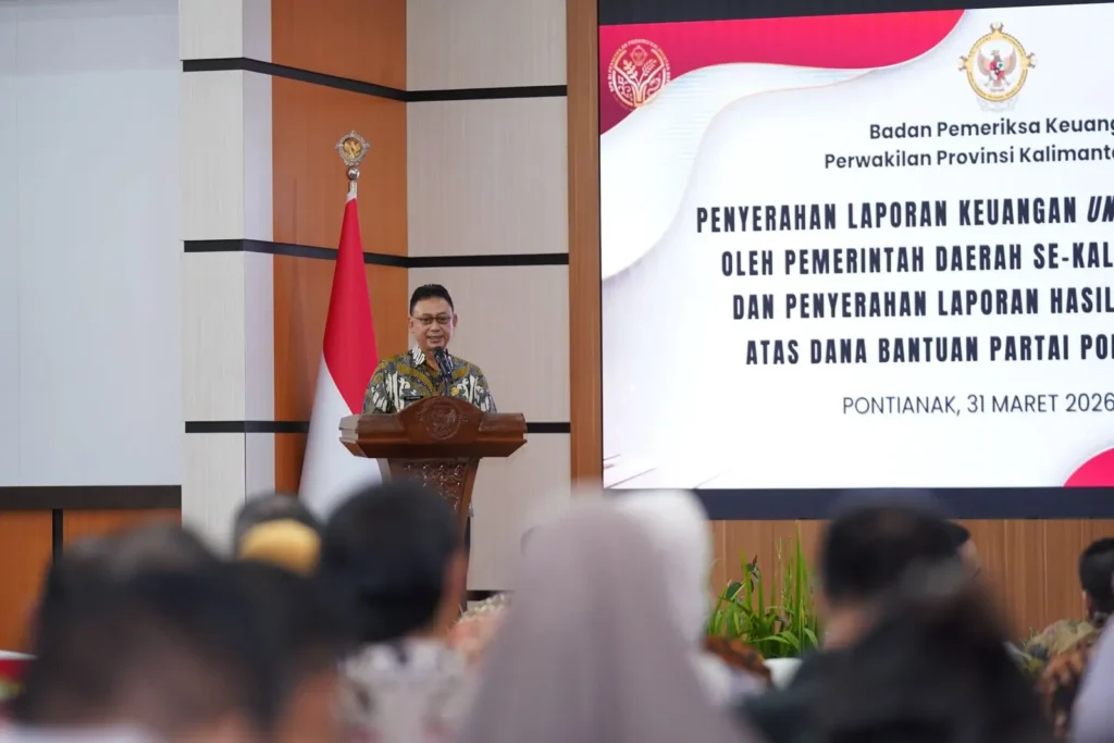 Wali Kota Pontianak Edi Rusdi Kamtono memberikan sambutan mewakili kepala daerah se-Kalbar usai penyerahan Laporan Keuangan Unaudited Pemerintah Daerah dan Laporan Hasil Pemeriksaan atas Dana Bantuan Partai Politik Tahun Anggaran 2025.