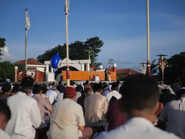 Suasana pagi Lebaran saat pelaksanaan sholat Idulfitri.