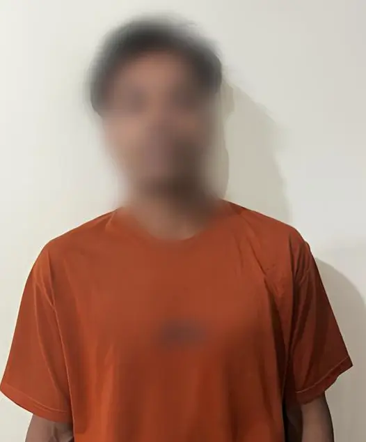 Polisi Polres Sekadau mengamankan tersangka kasus pemerkosaan anak di bawah umur di Kecamatan Belitang, Kabupaten Sekadau.