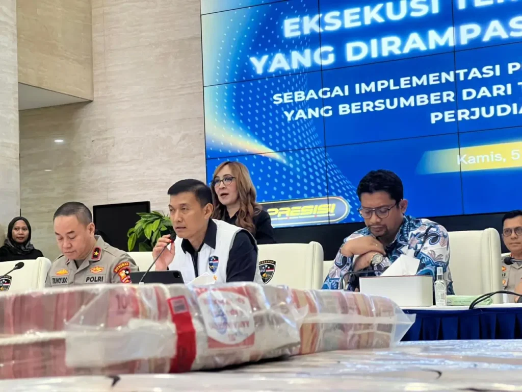 Bareskrim Polri ungkap pemblokiran rekening jaringan judi online senilai Rp255 miliar.