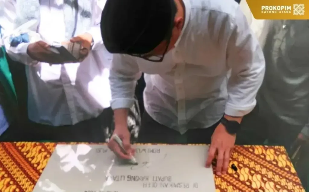 Bupati Kayong Utara Romi Wijaya meresmikan Pondok Sepuh di Seponti, (12/04/2026).