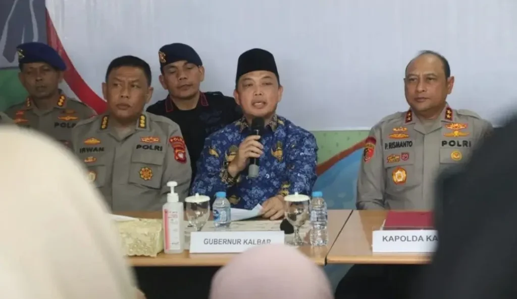 Gubernur Ria Norsan menyampaikan duka atas korban heli PK-CFX di RS Bhayangkara Pontianak.