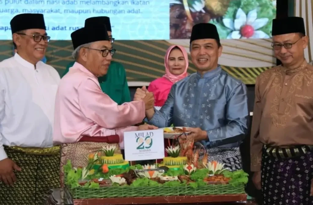 Gubernur Kalbar Ria Norsan saat menghadiri Halalbihalal MABM di Pendopo Gubernur, (19/4/2026).