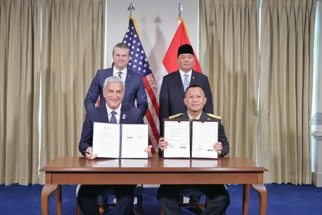 Menteri Pertahanan RI Sjafrie Sjamsoeddin dan Menhan AS Pete Hegseth saat pertemuan di Pentagon terkait kerja sama pertahanan.