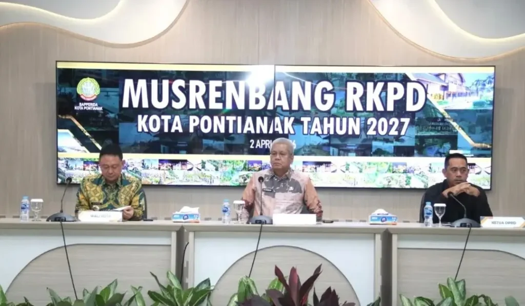 Sekda Kalbar Harisson membuka Musrenbang Pontianak 2027 di Aula SSA, Kamis (2/4/2026).