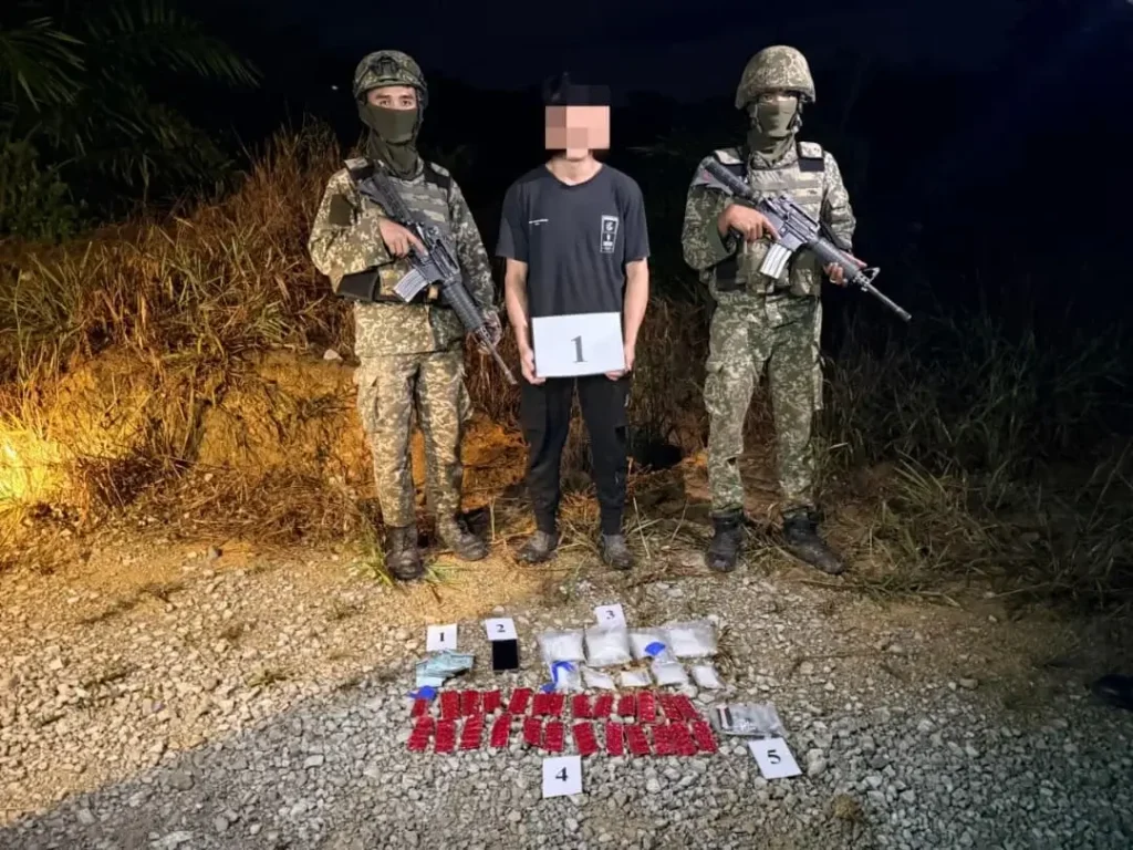 WNI pembawa narkoba Rp557 juta ditangkap Tentara Malaysia di perbatasan Serikin Sarawak.