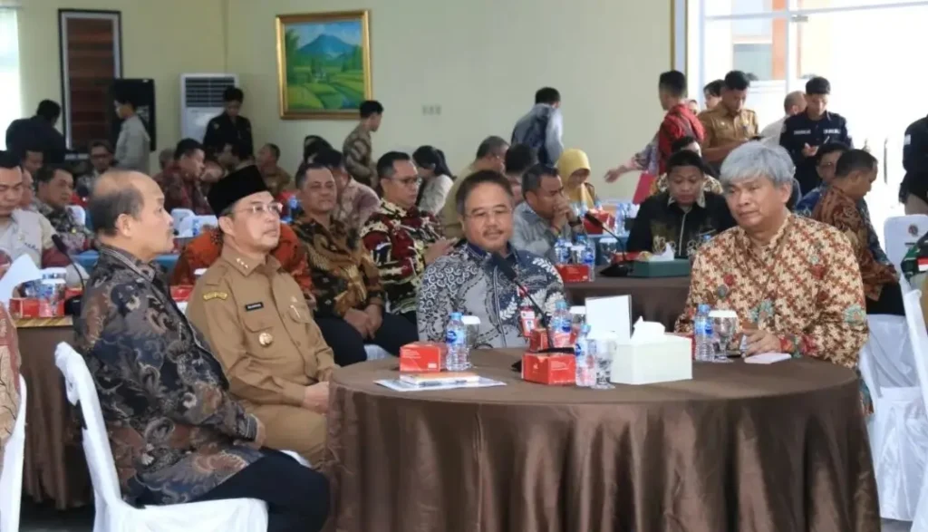 Gubernur Kalbar, Ria Norsan, dorong reforma agraria jadi ekonomi rakyat.
