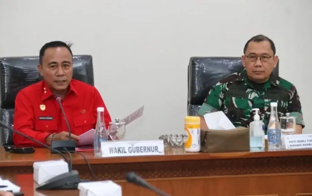 Wagub Kalbar Krisantus Kurniawan bersama TNI AD membahas penguatan perbatasan dengan teknologi drone dan peran ormas.