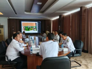 Rapat koordinasi membahas rencana pembangunan lanjutan waterfront segmen Gang Kamboja hingga H Mursyid.