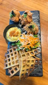 Waffle Chicken Karaage di Lokanoa Pontianak.