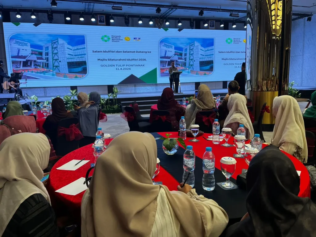 Suasana Halal Bihalal Normah Medical Specialist Center di Pontianak.