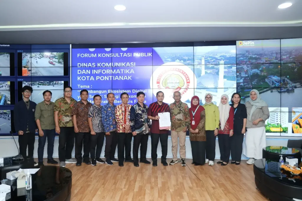 Foto bersama para tamu undangan FKP Diskominfo Kota Pontianak.