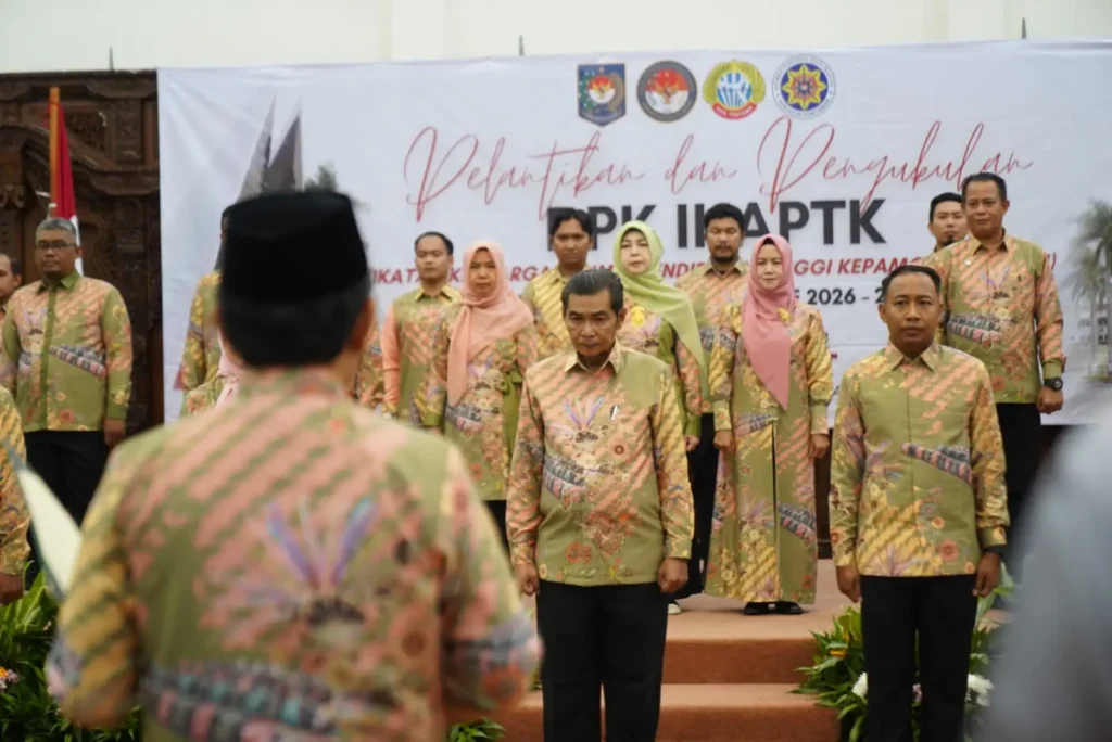 Prosesi pelantikan Ketua Dewan Pimpinan Kota (DPK) Ikatan Keluarga Alumni Pendidikan Tinggi Kepamongprajaan (IKAPTK) Kota Pontianak 2026-2031.