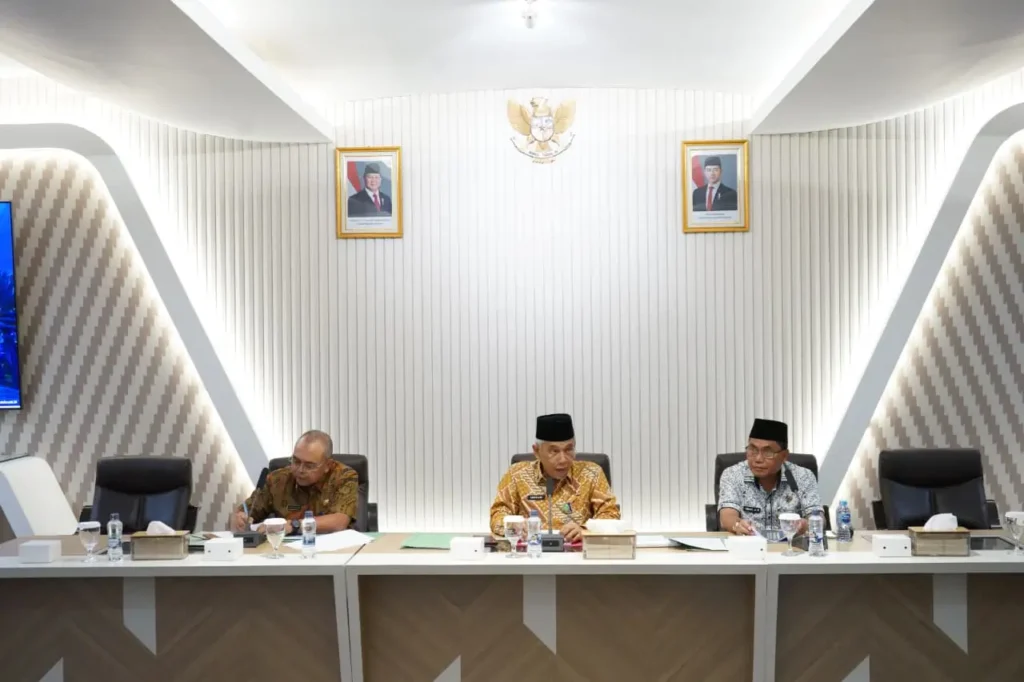 Sekretaris Daerah Kota Pontianak Amirullah meminpin rapat persiapan menjelang Pontianak sebagai tuan rumah Rakor APEKSI Komwil V Kalimantan 2026.