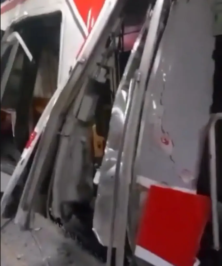 Tabrakan kereta api di Bekasi Timur.